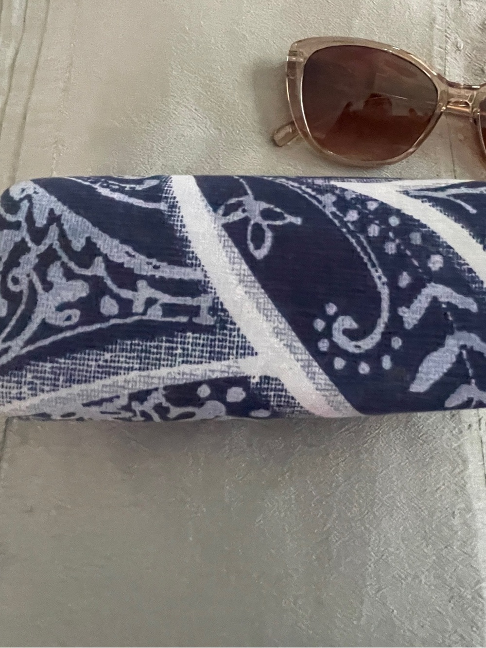 Vera Bradley Brilliant Hard Shell Sunglasses Case